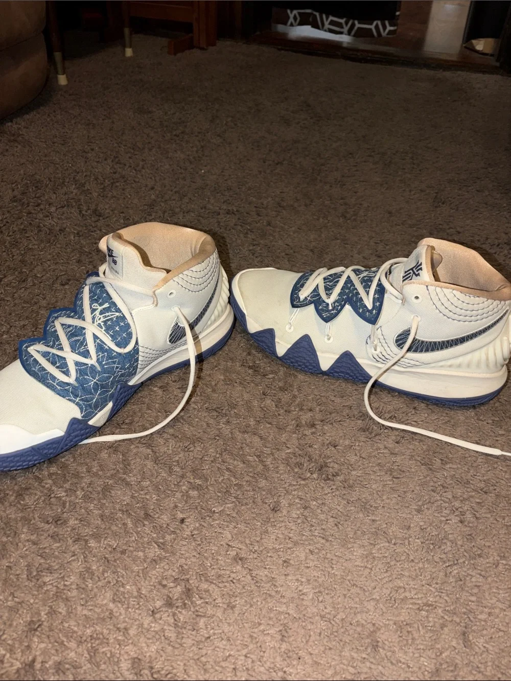 Nike White and Blue Men's Basketball Sneakers